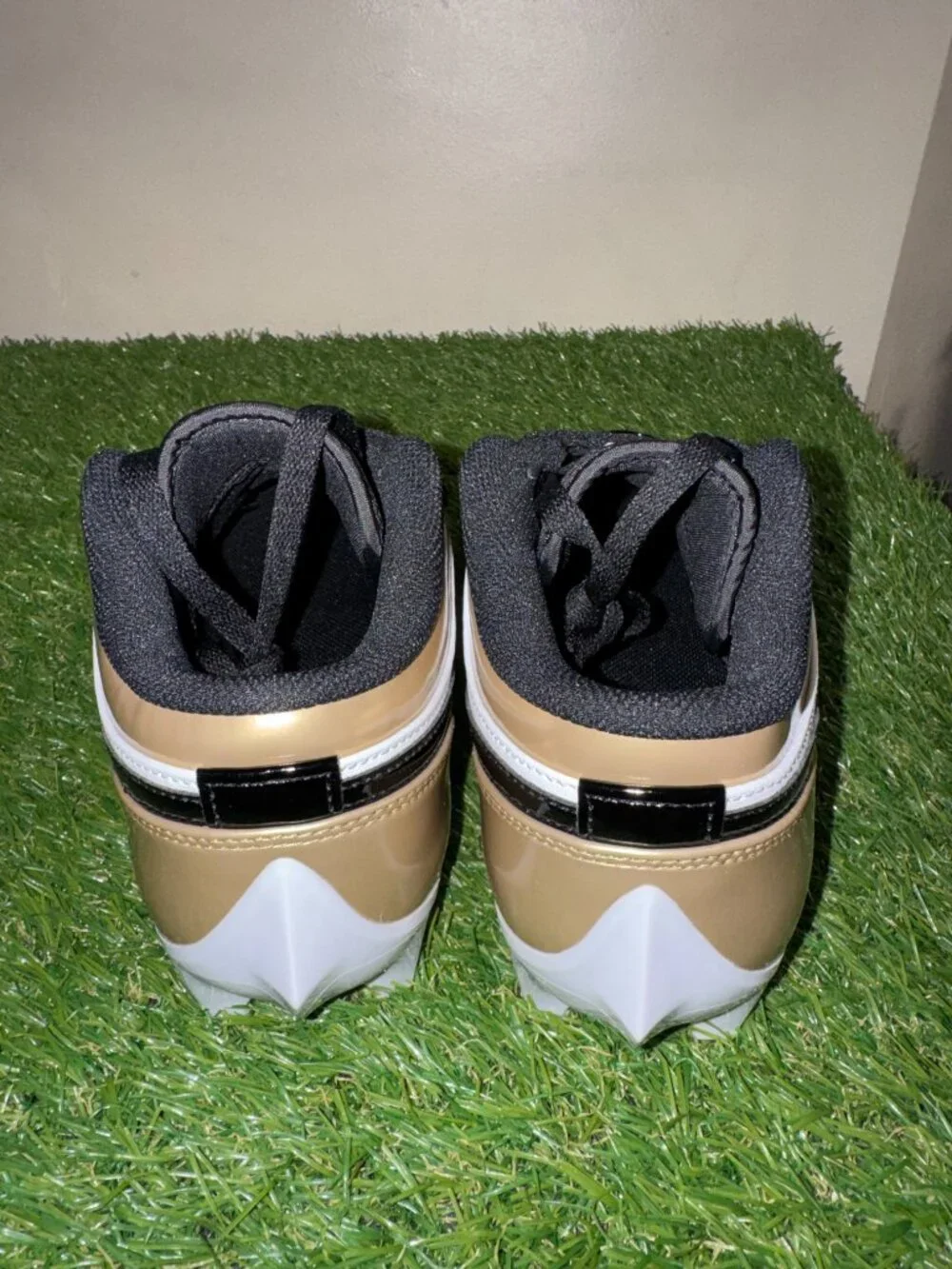 Men Size 13 Nike Jordan 1 Low TD Patent Gold Toe Football Cleats FJ6245-701 NEW